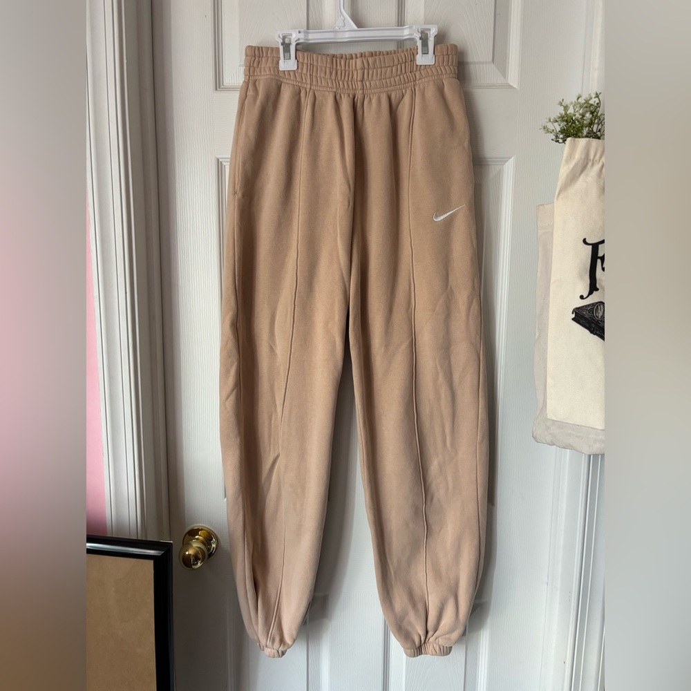 Size XS Nike women’s sweatpants beige/tan